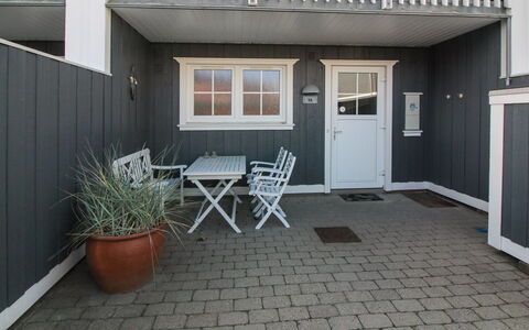 Sote - 1.2Km from the Sea: Herbe, Maison, Toit, Chalet, Domicile, Arbuste, Ferme, Lot Terre, Zone Rurale