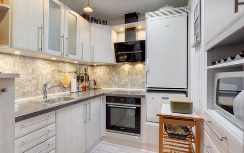 Sighmar - 900M from the Sea: Appareil De Cuisine, Cuisine, Comptoir, Cabinetry, Principaux Appliance, Électroménager, Meubles, Design Intérieur, Sol, Bois