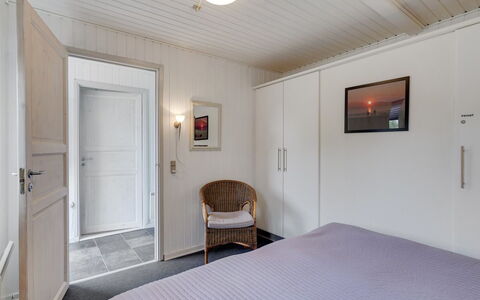 Sighmar - 900M from the Sea: Design Intérieur, Sol, Sol, Meubles, Plafond, Bois, Chambre, Lit, Pièce, Éclairage
