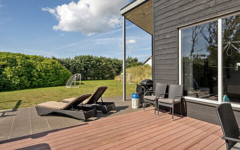 Siegfried - 500M from the Sea: Biens, Ferme