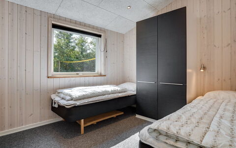 Siegfried - 500M from the Sea: Bois, Plafond, Chambre, Pièce, Dur, Planche, Lit, L'Hiver, Literie, Cadre De Lit