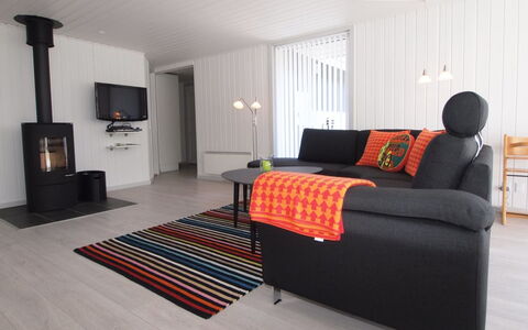 Emmarenze - 400M from the Sea: Meubles, Design Intérieur, Sol, Canapé, Bois, Salon, Sol, Domicile, Appartement, Pièce