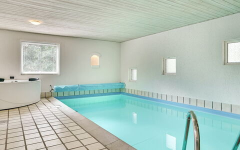 Aurelia - 500M to the Fjord: Design Intérieur, Meubles, Sol, Sol, Plafond, Éclairage, Pièce, Lit, Chambre, Chaise