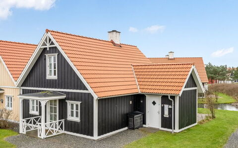 Folkmar - 800M from the Sea: Herbe, Maison, Toit, Chalet, Domicile, Arbuste, Ferme, Lot Terre, Zone Rurale