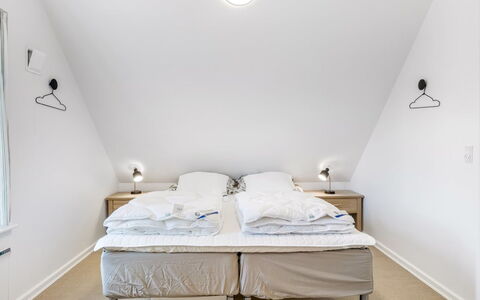 Thoran - from the Sea: Lit, Chambre, Design Intérieur, Bois, Plafond, Sol, Sol, Meubles, Literie, Drap De Lit