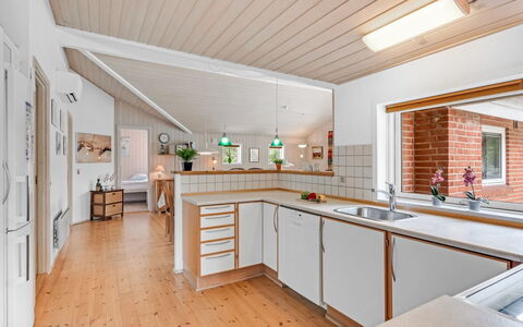 Salla - 1.2Km from the Sea: Bois, Plafond, Design Intérieur, Sol, Domicile, Sol, Cuisine, Comptoir, Parquet, Tache De Bois