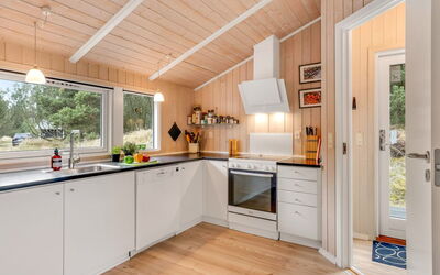 Abiorn - 2.5Km from the Sea
