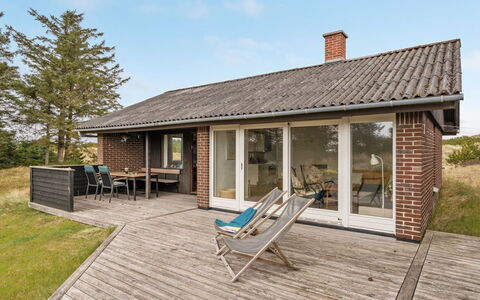 Thorgisl - 1.4Km from the Sea: Bâtiment, Bois, Maison, Toit, Domicile, Chalet, Siding, Porte, Biens, Ferme