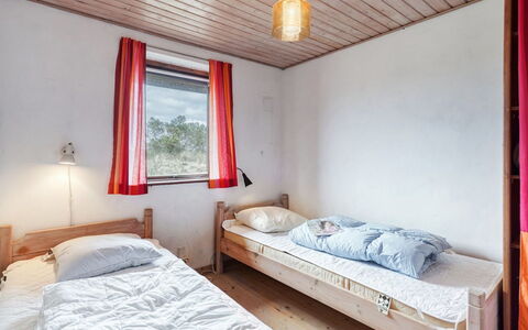 Thorgisl - 1.4Km from the Sea: Chambre, Lit, Mur, Bois, Design Intérieur, Drap De Lit, Plafond, Literie, Sol, Sol