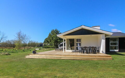 Aimo - 1.8Km from the Sea: Maison, Toit, Domicile, Chalet, Cabanon, Batiments Jardin, Siding, Cour, Cabane En Rondins, Cabane