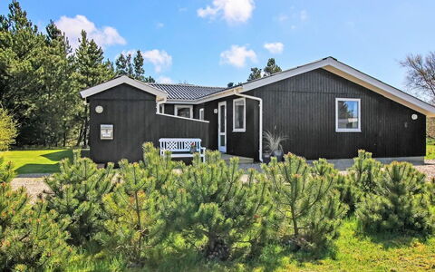 Aimo - 1.8Km from the Sea: Maison, Toit, Domicile, Chalet, Cabanon, Batiments Jardin, Siding, Cour, Cabane En Rondins, Cabane