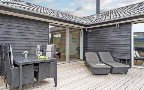 Fenno - 900M from the Sea: Bois, Tache De Bois, Planche, Dur, Chalet, Plate-Forme, Siding, Ombre, Parquet, Batiments Jardin