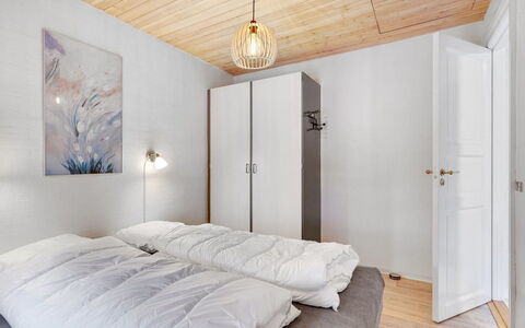 Lumi - 800M from the Sea: Biens, Ferme