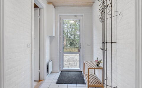 Lumi - 800M from the Sea: Biens, Ferme
