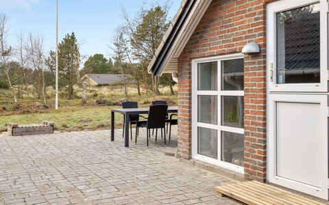 Lumi - 800M from the Sea: Biens, Ferme
