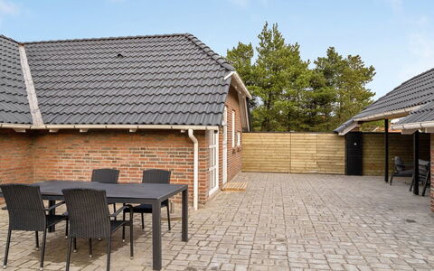 Lumi - 800M from the Sea: Biens, Ferme