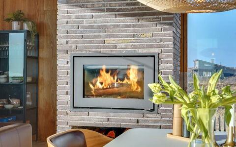 Caterina - 100M from the Sea: Arbuste, Design Urbain, Couverture De Sol, Brique, Appartement, Biens, Brickwork, Balcon, Aménagement Paysager