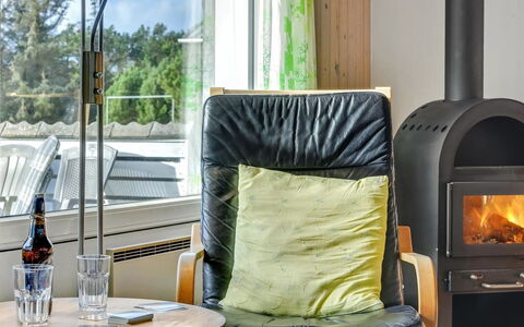 Tali - 700M from the Sea: Meubles, Design Intérieur, Sol, Bois, Sol, Pièce, Éclairage, Chaise, Salon, Plafond