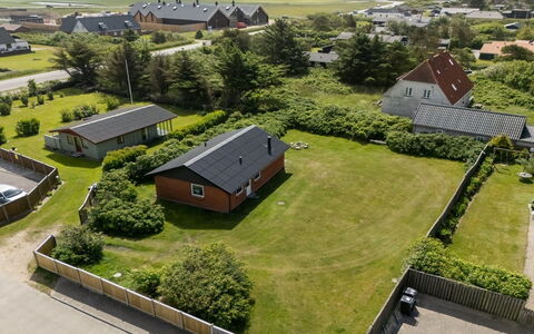 Dværg - 350M from the Sea: Toit, Zone Résidentielle, Maison, Paysage, Plaine, Domicile, Lot Terre, Zone Rurale, Établissements Humains, Biens