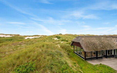 Nicolaus - from the Sea: Herbe, Maison, Toit, Chalet, Domicile, Arbuste, Ferme, Lot Terre, Zone Rurale