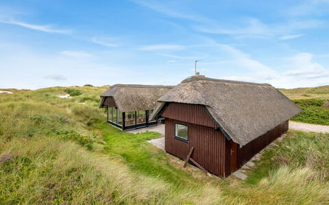 Nicolaus - from the Sea: Herbe, Maison, Toit, Chalet, Domicile, Arbuste, Ferme, Lot Terre, Zone Rurale