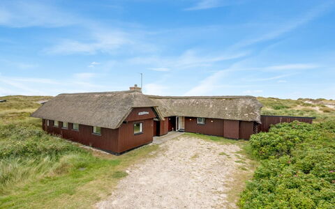 Nicolaus - from the Sea: Herbe, Maison, Toit, Chalet, Domicile, Arbuste, Ferme, Lot Terre, Zone Rurale