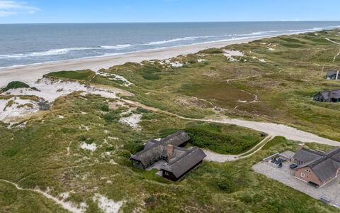 Nicolaus - from the Sea: Herbe, Maison, Toit, Chalet, Domicile, Arbuste, Ferme, Lot Terre, Zone Rurale