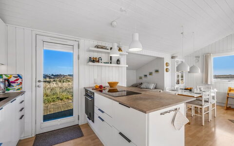 Thorgny - from the Sea: Bois, Domicile, Cuisine, Dur, Planche, Parquet, Tache De Bois, Cheminée, Comptoir, Cabinetry