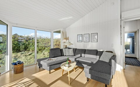 Thorgny - from the Sea: Bois, Design Intérieur, Sol, Sol, Canapé, Domicile, Plafond, Salon, Parquet, Pièce