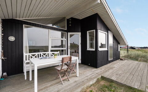 Thorgny - from the Sea: Bois, Architecture, Domicile, Toit, Porte, Chalet, Plafond, Planche, Siding, Porche