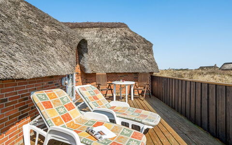Slava - 250M from the Sea: Toit, Lot Terre, Chalet, Domicile, Zone Rurale, Cabanon, Siding, Batiments Jardin, Cabane En Rondins, Cabane