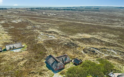 Slava - 250M from the Sea: Toit, Lot Terre, Chalet, Domicile, Zone Rurale, Cabanon, Siding, Batiments Jardin, Cabane En Rondins, Cabane