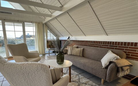 Edvard - 400M from the Sea: Toit, Maison, Domicile, Chalet, Siding, Biens, Allée, Batiments Jardin, Cour, Cabanon