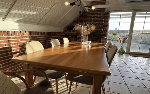 Edvard - 400M from the Sea: Toit, Maison, Domicile, Chalet, Siding, Biens, Allée, Batiments Jardin, Cour, Cabanon