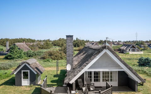 Franciska - 800M from the Sea: Toit, Lot Terre, Chalet, Domicile, Zone Rurale, Cabanon, Siding, Batiments Jardin, Cabane En Rondins, Cabane