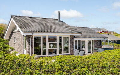 Edle - 300M from the Sea