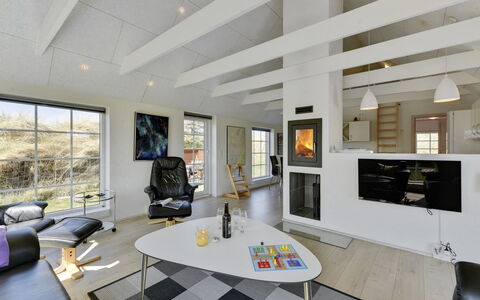 Didrika - 800M from the Sea: Herbe, Maison, Toit, Domicile, Chalet, Arbuste, Lot Terre, Zone Rurale, Ferme, Couverture De Sol