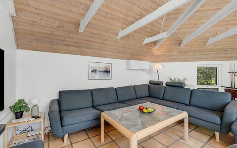 Laetitita - from the Sea: Meubles, Design Intérieur, Sol, Sol, Bois, Plafond, Canapé, Pièce, Salon, Éclairage