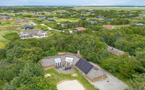 Laetitita - from the Sea: Paysage, Écorégion, Lot Terre, Plaine, Zone Rurale, Vue Du Ciel, Toit, Photographie Aérienne, Domicile, Chalet