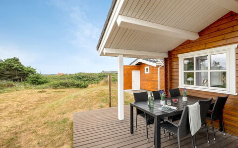 Herfrid - 600M from the Sea: Herbe, Maison, Toit, Domicile, Chalet, Arbuste, Lot Terre, Zone Rurale, Ferme, Couverture De Sol