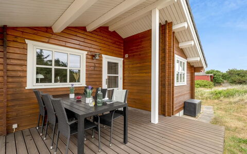 Herfrid - 600M from the Sea: Herbe, Maison, Toit, Domicile, Chalet, Arbuste, Lot Terre, Zone Rurale, Ferme, Couverture De Sol