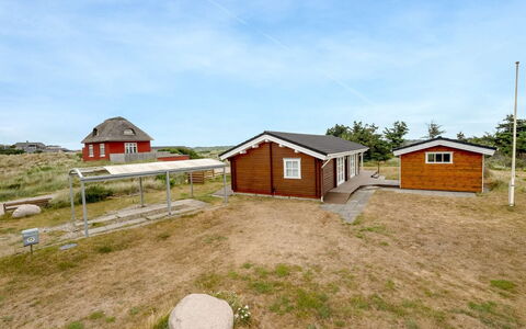 Herfrid - 600M from the Sea: Herbe, Maison, Toit, Domicile, Chalet, Arbuste, Lot Terre, Zone Rurale, Ferme, Couverture De Sol