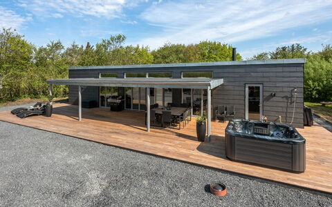 Hiorulf - 1.4Km from the Sea: Herbe, Maison, Toit, Domicile, Chalet, Arbuste, Lot Terre, Zone Rurale, Ferme, Couverture De Sol