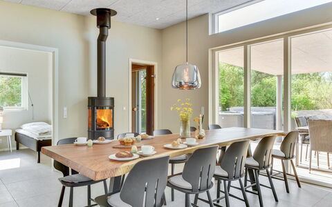 Hiorulf - 1.4Km from the Sea: Herbe, Maison, Toit, Domicile, Chalet, Arbuste, Lot Terre, Zone Rurale, Ferme, Couverture De Sol