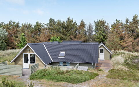 Hinz - from the Sea: Zone Résidentielle, Arbuste, Maison, Domicile, Jardin, Biens, Ombre, Aménagement Paysager, Pelouse