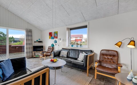 Hawarth - 300M to the Fjord: Domicile, Appartement, Daylighting, Canapé, Salon, Plante D'Appartement