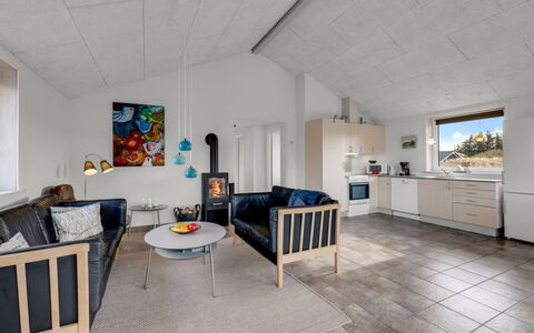 Hawarth - 300M to the Fjord: Bois, Plafond, Sol, Meubles, Design Intérieur, Sol, Pièce, Domicile, Canapé, Salon