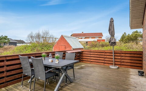 Hawarth - 300M to the Fjord: Arbuste, Design Urbain, Couverture De Sol, Brique, Appartement, Biens, Brickwork, Balcon, Aménagement Paysager