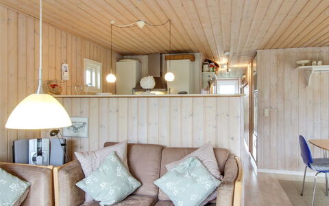 Elmeri - from the Sea: Design Intérieur, Bois, Plafond, Sol, Sol, Meubles, Pièce, Luminaire, Tache De Bois, Salon