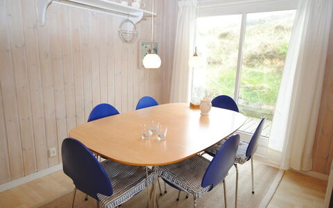 Elmeri - from the Sea: Meubles, Sol, Design Intérieur, Bois, Sol, Table, Éclairage, Chaise, Table Cuisine Et Salle A Manger, Salle À Manger